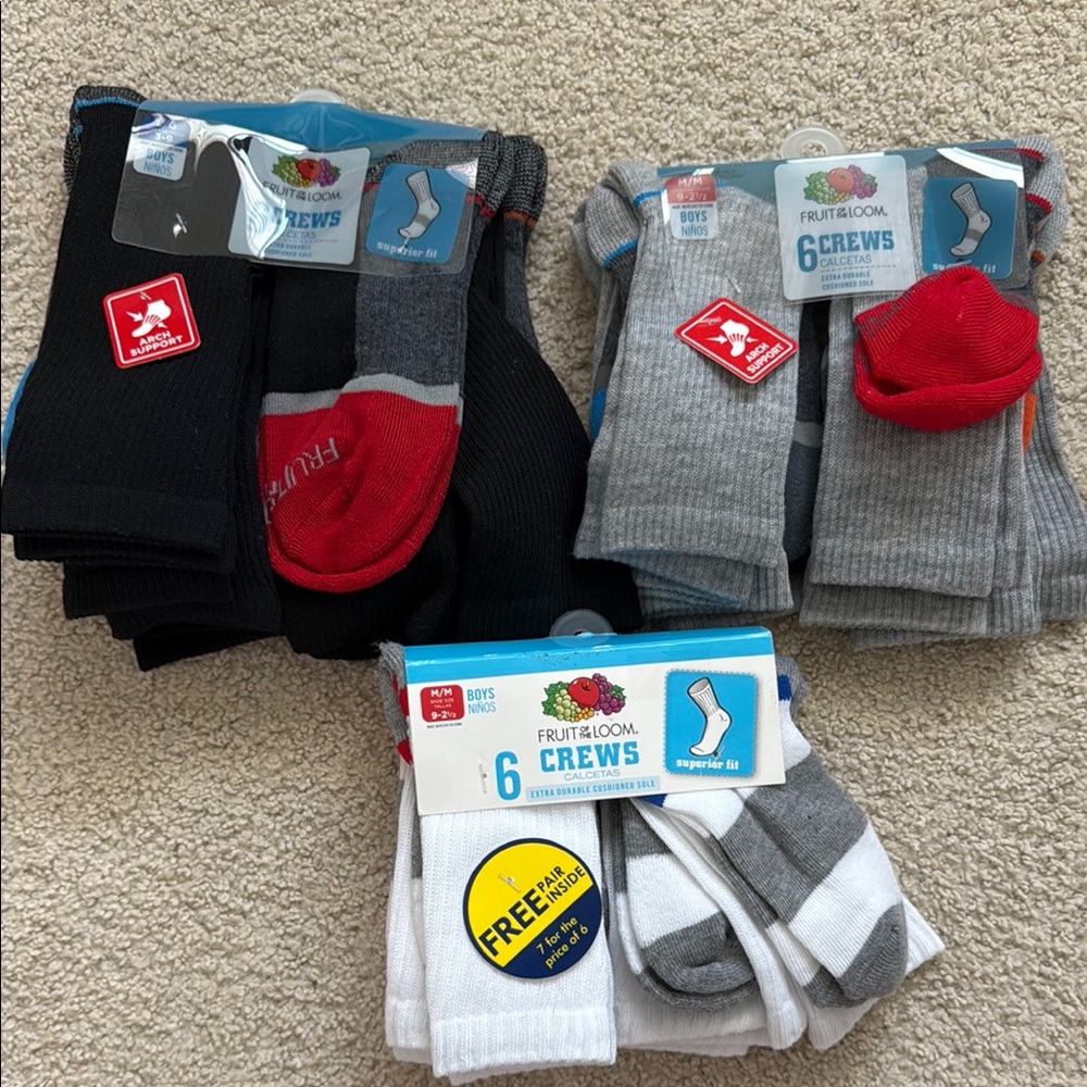 Fruit of the Loom BOYS Crew Socks - Black, Gray, White size M & L